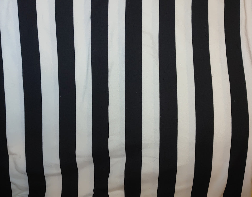 Black and white stripes (vertical striped when on)